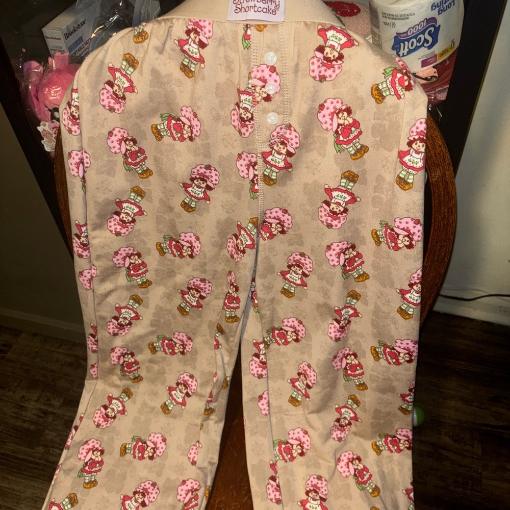 Strawberry Shortcake Beige & Pink Printed Pajama Pants - Picture 2 of 7